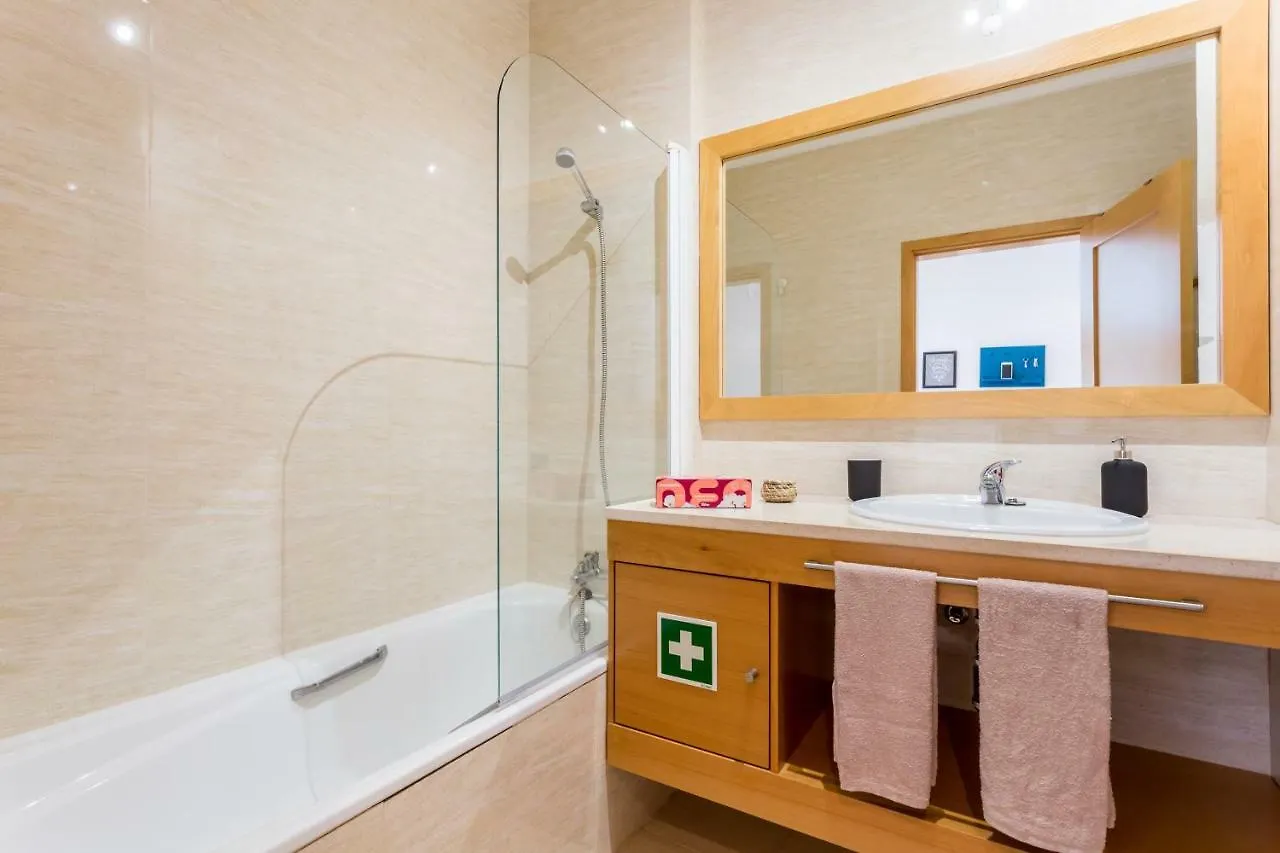 Behappy Top Floor Sunny Balcony With Relaxing Lounge Apartment